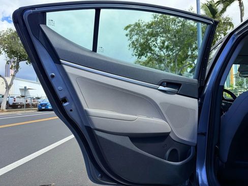 Used 2019 Hyundai Elantra SE image 15