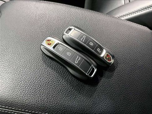 Used 2023 Porsche Cayenne image 39