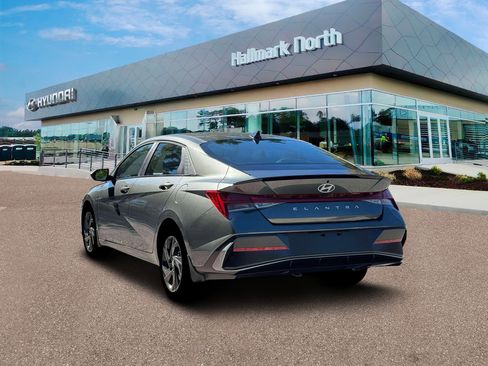 New 2026 Hyundai Elantra SEL Sport FWD image 5