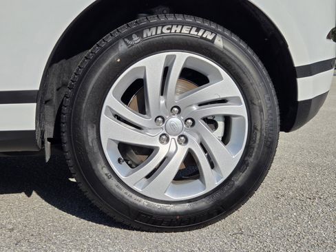 New 2026 Land Rover Range Rover Evoque S image 8