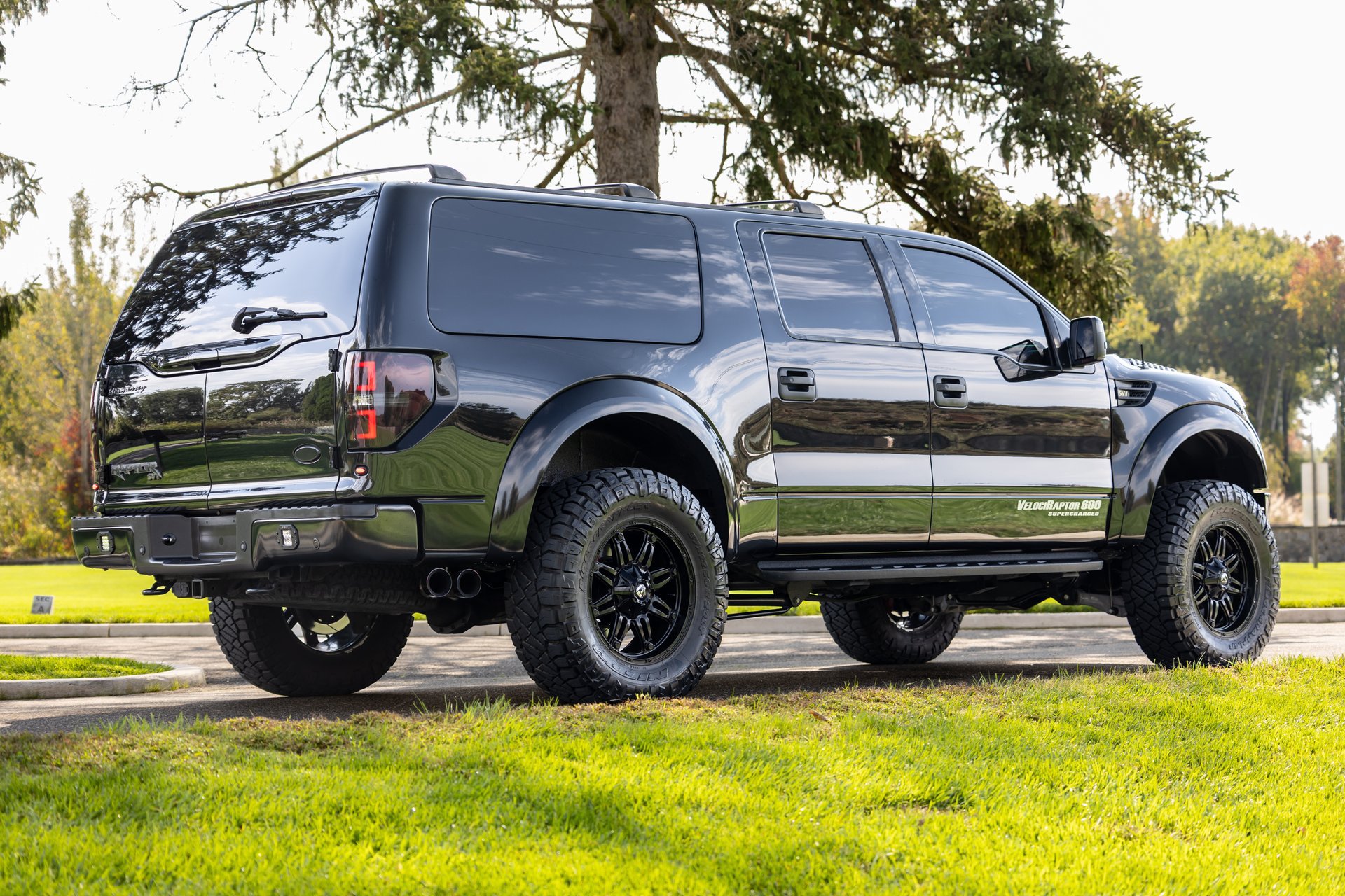 Used 2013 Ford F150 Raptor w/ Luxury Equipment Group AWD/4WD image 16
