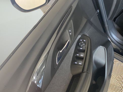 Used 2023 Chevrolet TrailBlazer LT FWD image 23