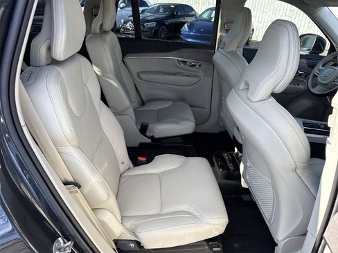Used 2022 Volvo XC90 T6 Inscription w/ Advanced Package image 34