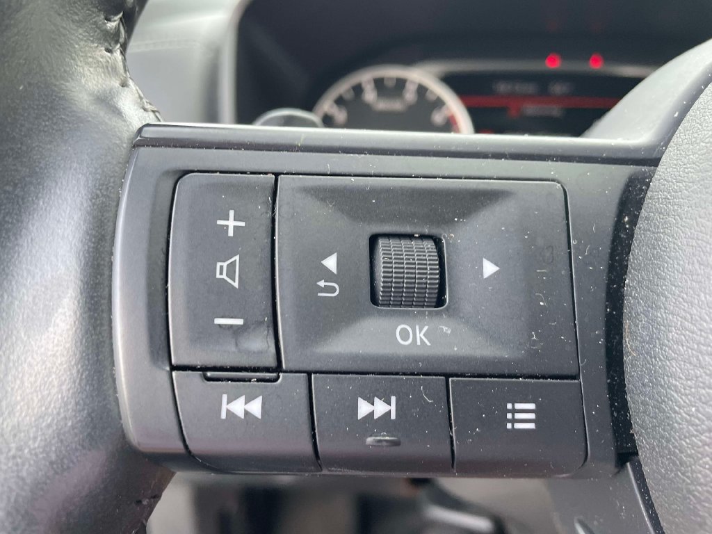 Used 2024 Nissan Rogue SV w/ SV Premium Package FWD image 29