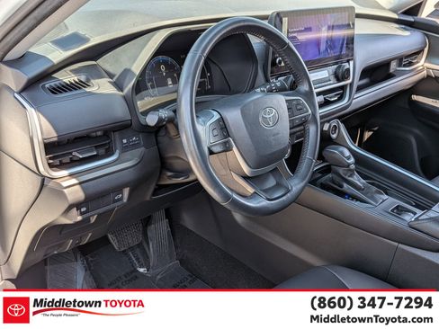 Certified 2024 Toyota Grand Highlander AWD image 16