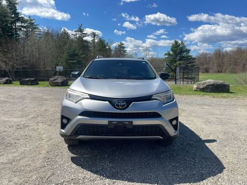Used 2018 Toyota RAV4 SE w/ Power Extra Value Package AWD/4WD image 8