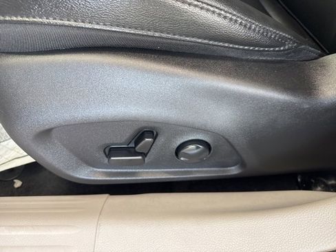 Used 2024 Jeep Compass Limited image 16