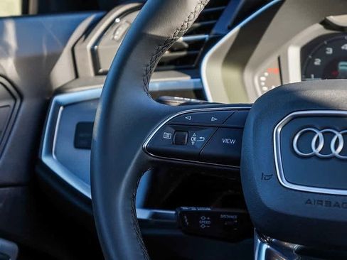 New 2025 Audi Q3 2.0T Premium image 14