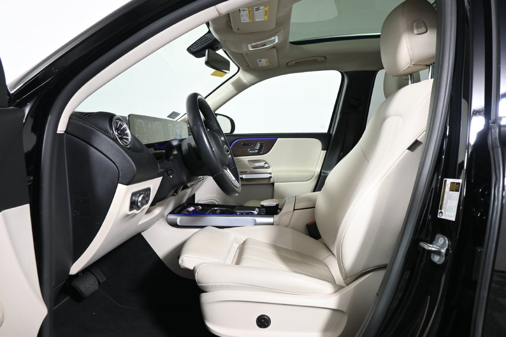 Certified 2023 Mercedes-Benz GLB 250 4MATIC image 3