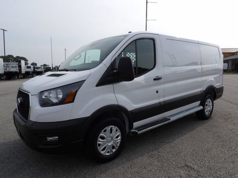 Used 2025 Ford Transit 250 Low Roof w/ Exterior Upgrade Package RWD image 3