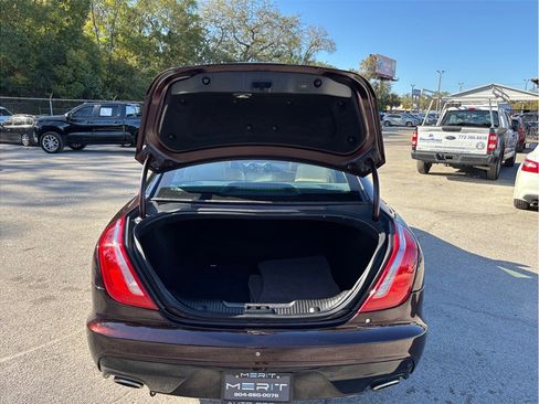 Used 2016 Jaguar XJ R-Sport image 50