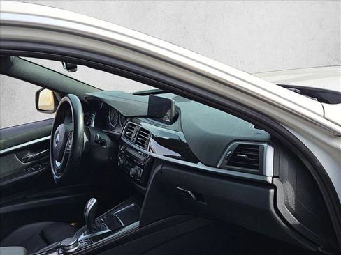 Used 2018 BMW 330i xDrive Sedan image 24
