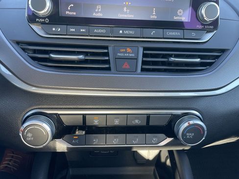 Used 2024 Nissan Altima 2.5 SR image 11