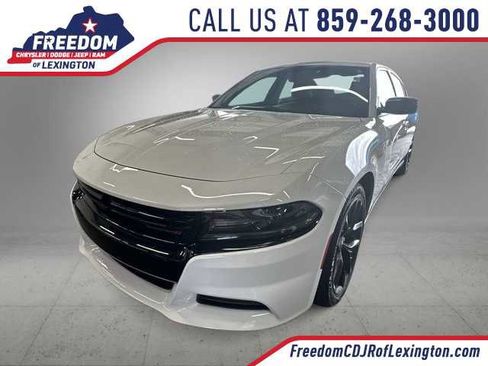 Used 2020 Dodge Charger SXT w/ Blacktop Package image 1