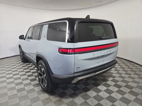 Used 2024 Rivian R1S Adventure Dual AWD/4WD image 3