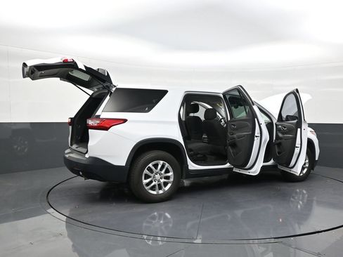 Used 2018 Chevrolet Traverse LS image 28