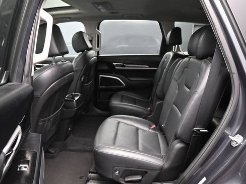 Used 2022 Kia Telluride S FWD image 26