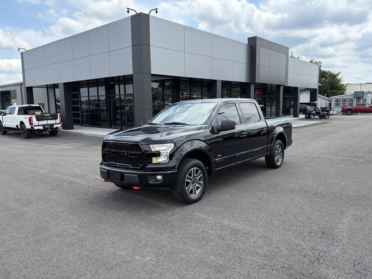Used 2017 Ford F150 XLT w/ Equipment Group 302A Luxury AWD/4WD image 7