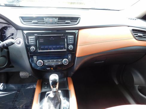 Used 2018 Nissan Rogue SL w/ Premium Package FWD image 9