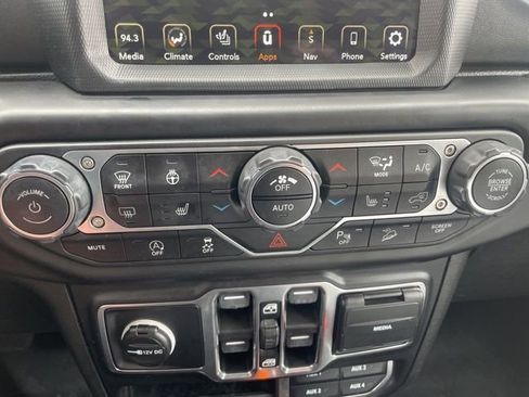 Used 2021 Jeep Wrangler Unlimited Sahara w/ Uconnect 4C Nav & Sound Group AWD/4WD image 28