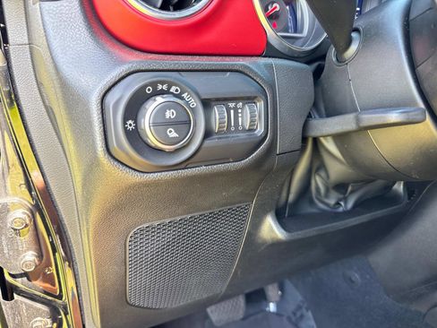 Used 2022 Jeep Gladiator Rubicon w/ LED Lighting Group AWD/4WD image 33