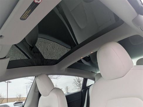 Used 2021 Tesla Model 3 Standard Range Plus image 18