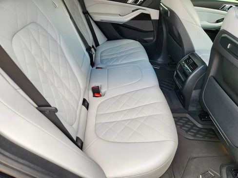 Used 2024 BMW X5 sDrive40i w/ M Sport Package RWD image 30