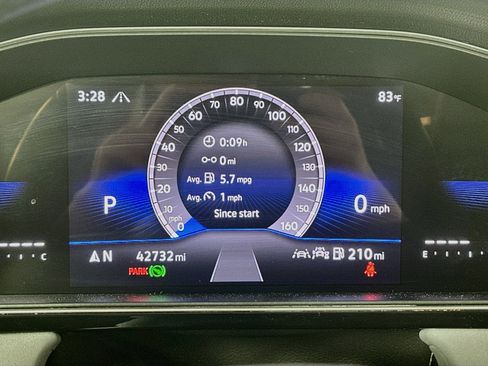 Used 2025 Volkswagen Jetta SE FWD image 19