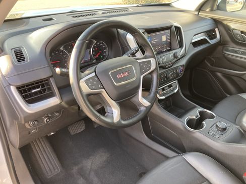 Used 2024 GMC Terrain SLT image 10