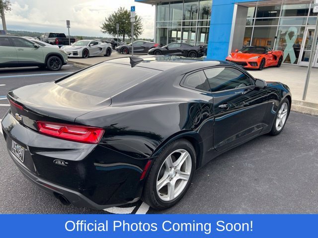 Used 2018 Chevrolet Camaro LT RWD image 3
