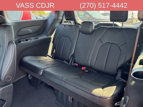 New 2026 Chrysler Pacifica Select image 35