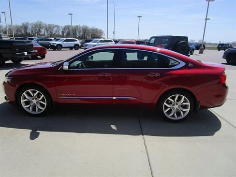 Used 2019 Chevrolet Impala Premier w/ Premier Convenience Package FWD image 6