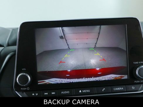 Used 2024 Nissan Rogue SV FWD image 18