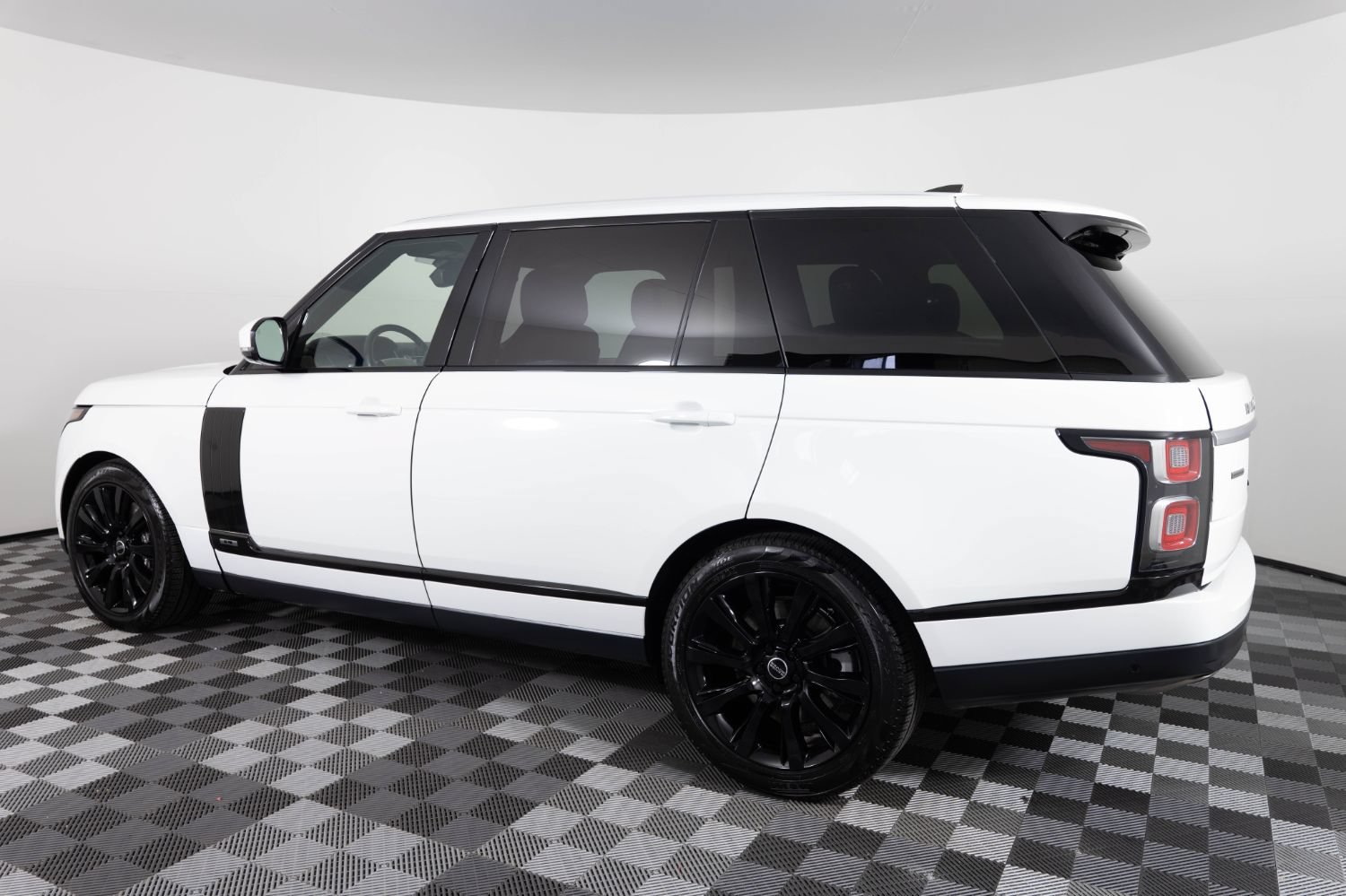 Used 2019 Land Rover Range Rover Long Wheelbase Supercharged AWD/4WD image 4