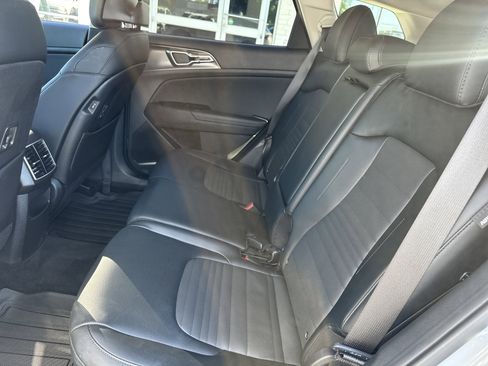 Used 2025 Kia Sportage SX AWD/4WD image 11