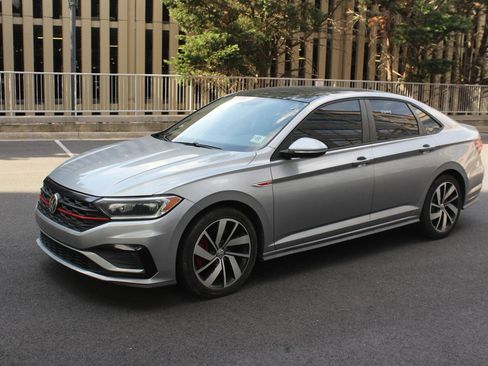 Used 2019 Volkswagen Jetta GLI Autobahn FWD image 12