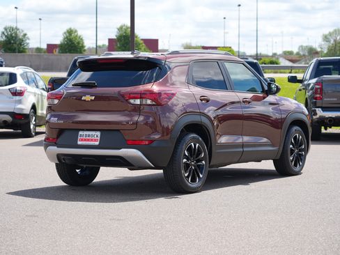 Used 2022 Chevrolet TrailBlazer LT FWD image 3