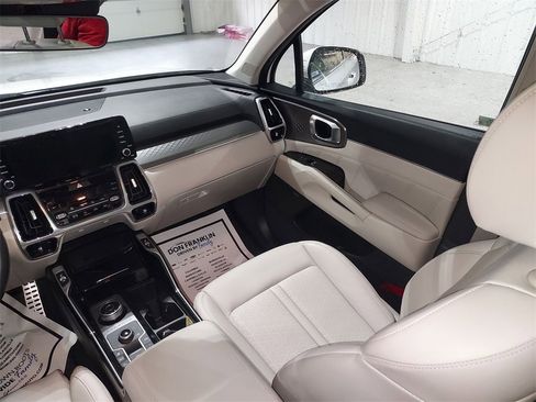 Used 2024 Kia Sorento SX Prestige image 11