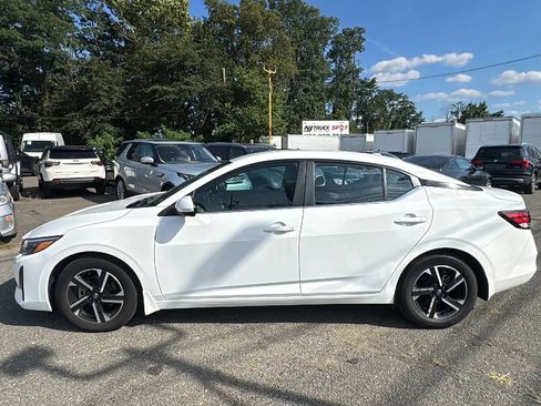Used 2024 Nissan Sentra SV w/ All-Weather Package FWD image 8