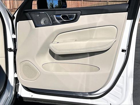 Used 2026 Volvo XC60 B5 Ultra w/ Climate Package image 27