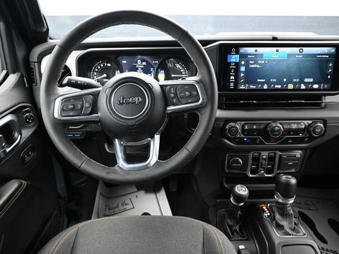 Used 2025 Jeep Wrangler Unlimited Sahara AWD/4WD image 14