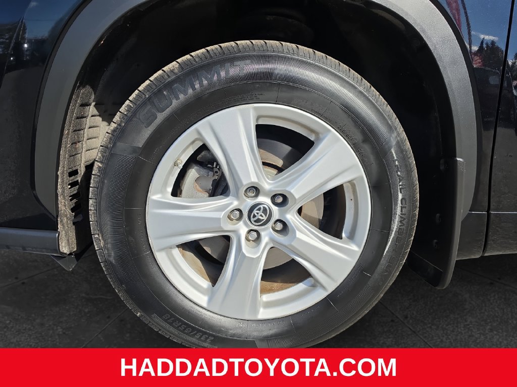 Used 2021 Toyota Highlander L AWD/4WD image 15