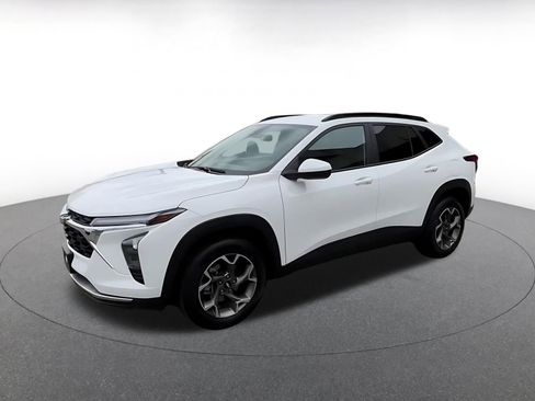 Used 2025 Chevrolet Trax LT image 7