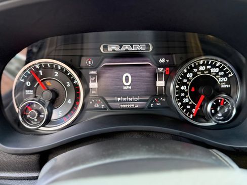 Used 2019 RAM 2500 Laramie w/ Night Edition AWD/4WD image 7