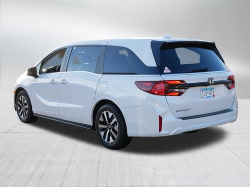 Certified 2026 Honda Odyssey EX-L image 5