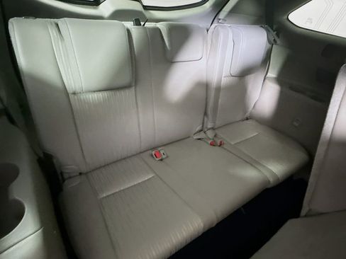 Used 2014 Toyota Highlander Plus FWD image 26