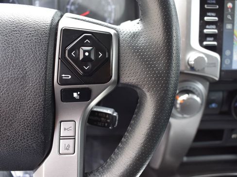 Used 2020 Toyota 4Runner SR5 Premium AWD/4WD image 17