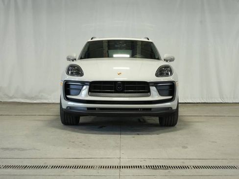 Certified 2026 Porsche Macan AWD/4WD image 10
