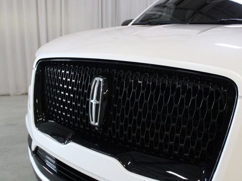 Used 2019 Lincoln Navigator L Reserve w/ Cargo Package AWD/4WD image 34