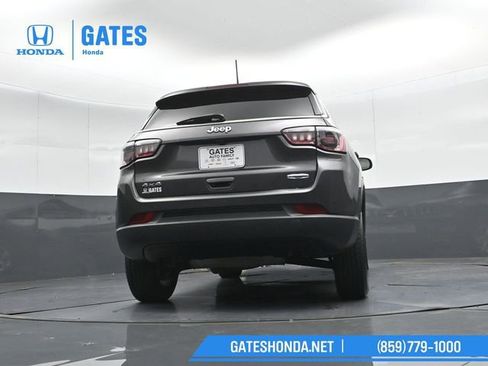 Used 2024 Jeep Compass Latitude AWD/4WD image 31